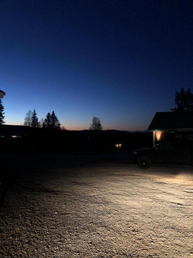 Mysig Timmerstuga Med Braskamin Naera Hovfjaellet Torsby Eksteriør bilde